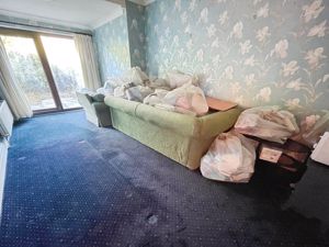 Lounge- click for photo gallery